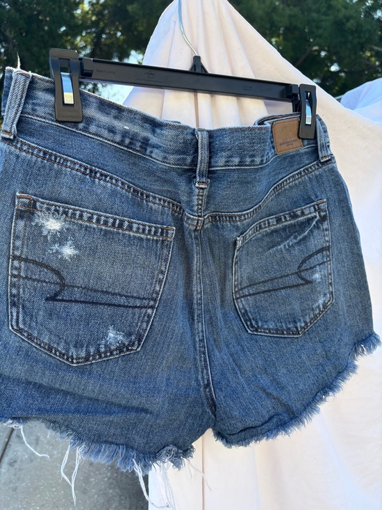 American Eagle Floral Embroidered Denim Cutoff Shorts Size 10 Distressed - Picture 4 of 5